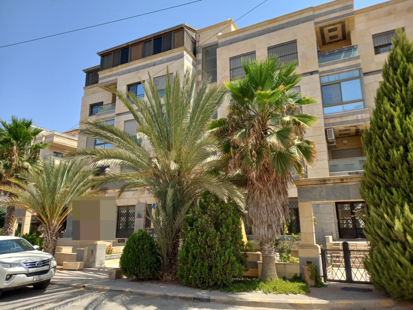  Furnished apartment available for sale in Khalda